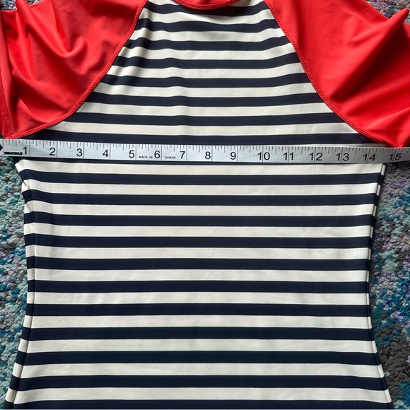 🏖️Boden Rash Guard🏖️ - Picture 5 of 9